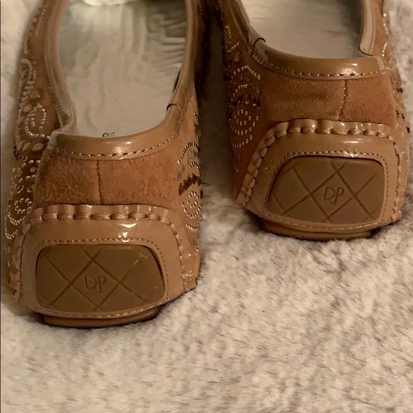 Donald Pliner Jeweled Studded Flats. 8.5 - Picture 8 of 8